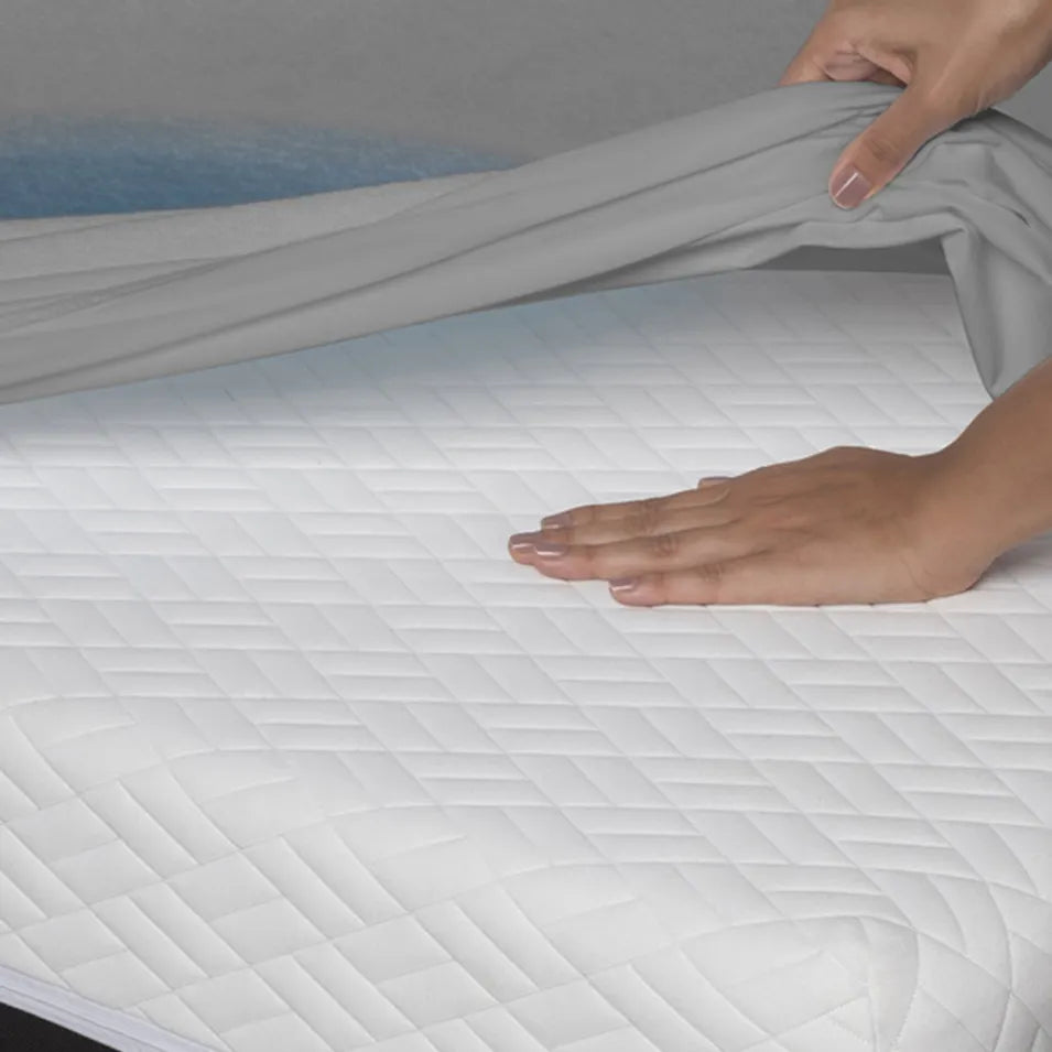 Uchuu's grey color waterproof mattress cover