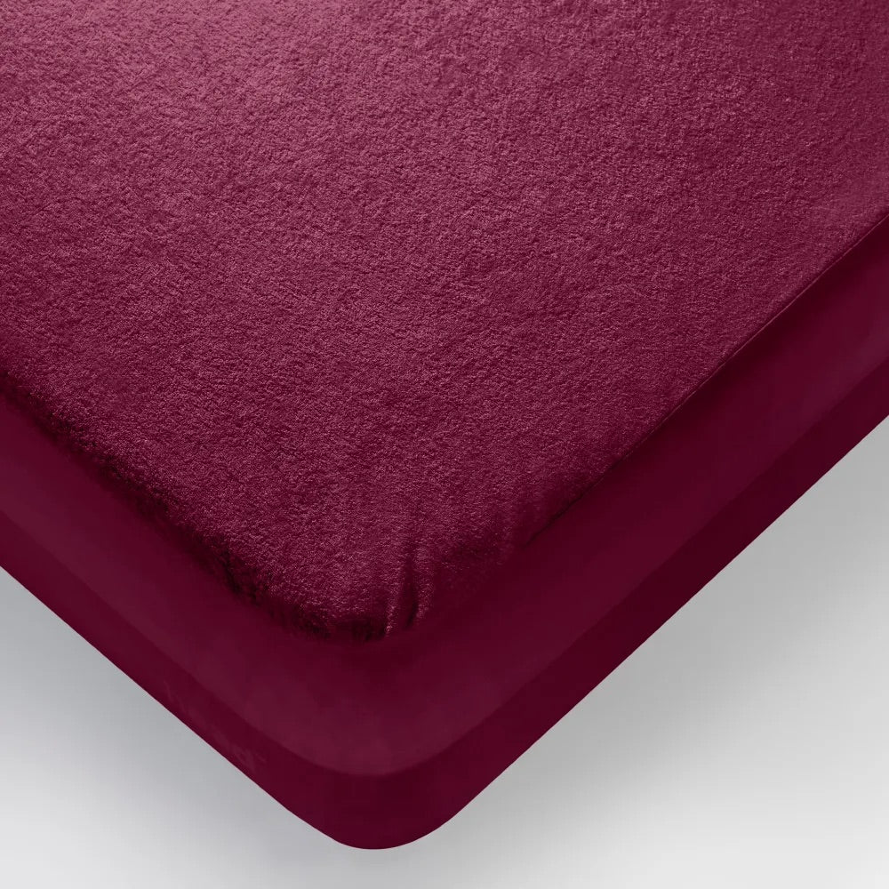 Uchuu's waterproof mattress cover in maroon color.