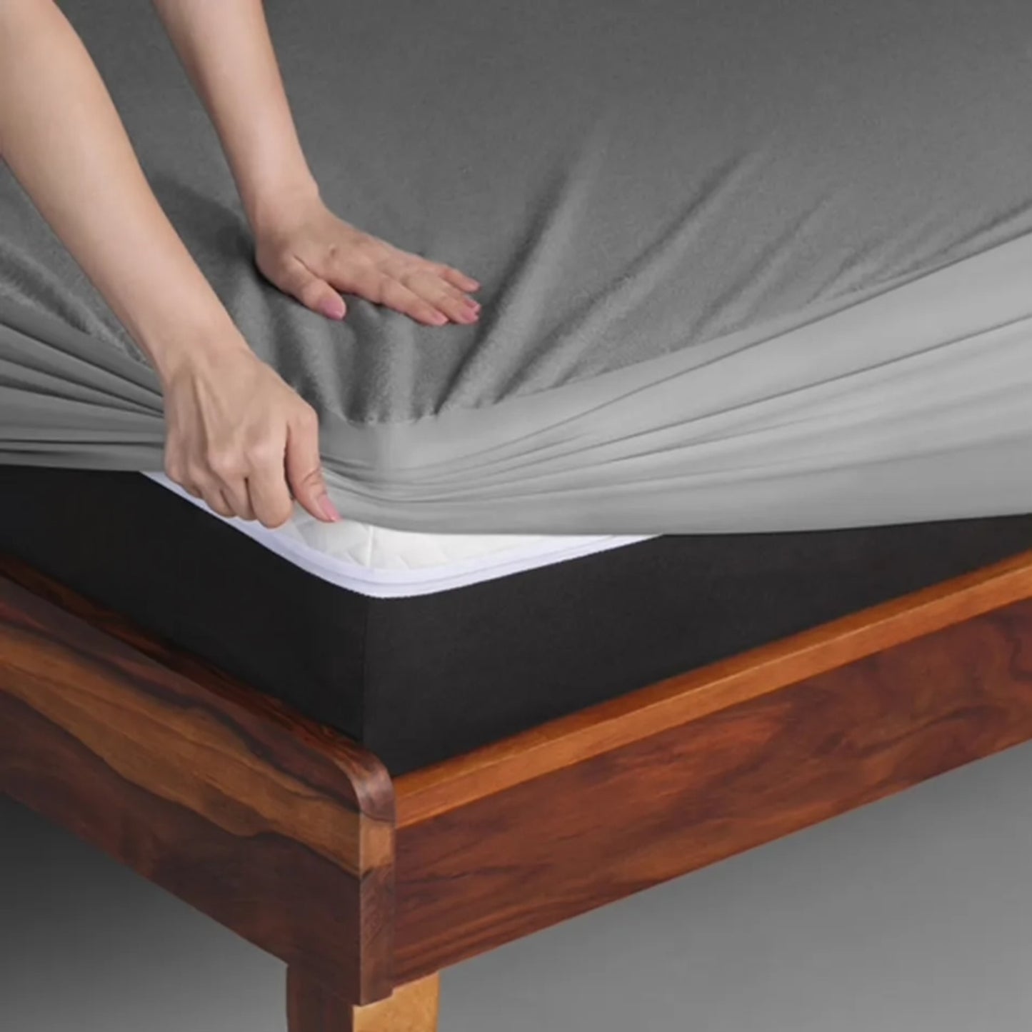 Uchuu's grey color waterproof mattress cover