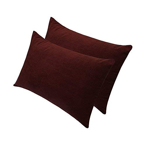 Set of two burgundy Uchuu waterproof pillow covers for protected sleep environment